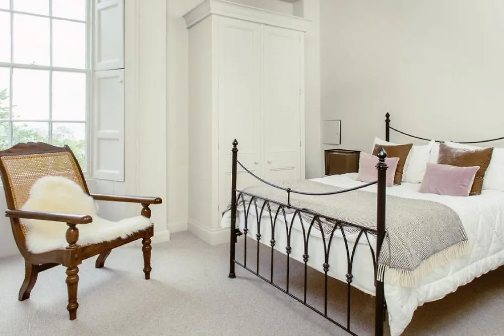 Edinburgh Landmarks Apartments Hotel